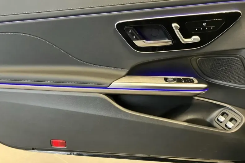 Mercedes-Benz CLE 300 din 2025 cu 13.880 km - oferta MER172854 - foto 5