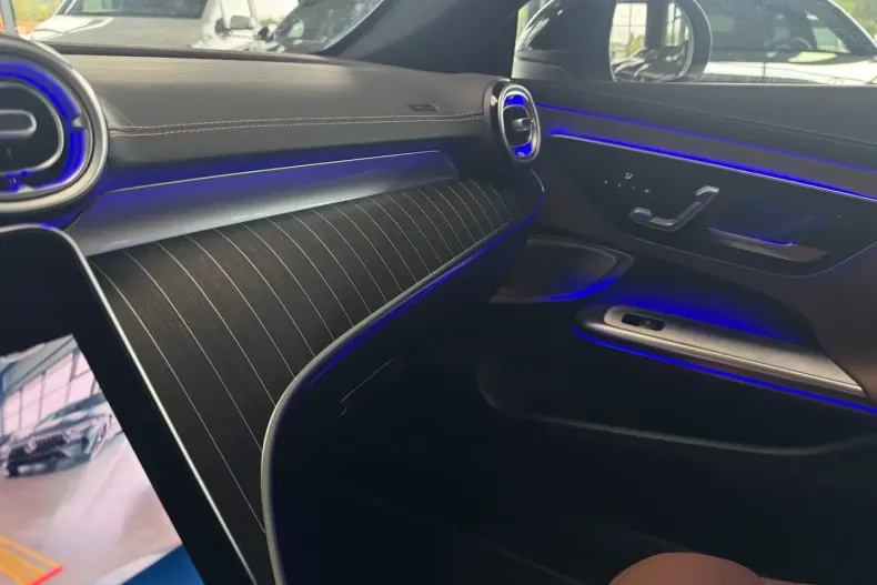 Mercedes-Benz CLE 300 din 2024 cu 10.300 km - oferta MER172857 - foto 16