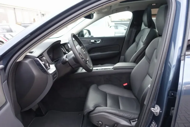 Volvo XC60 din 2025 cu 26.800 km - oferta VOL172865 - foto 7