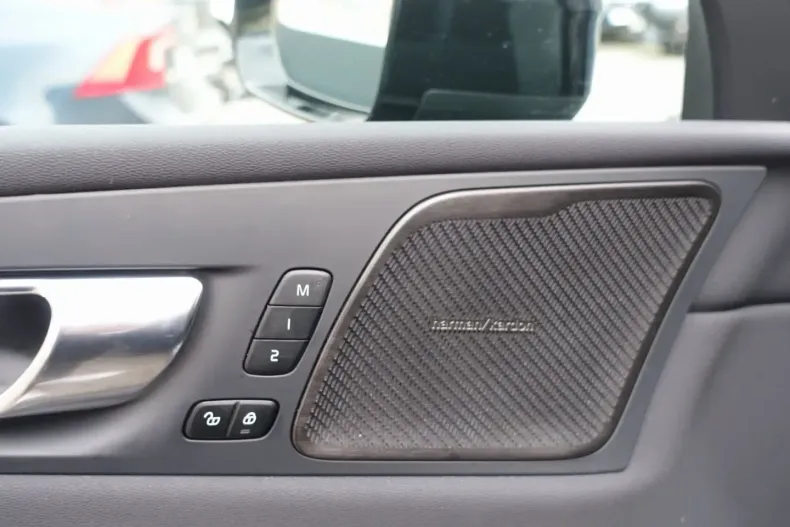 Volvo XC60 din 2025 cu 26.800 km - oferta VOL172865 - foto 14