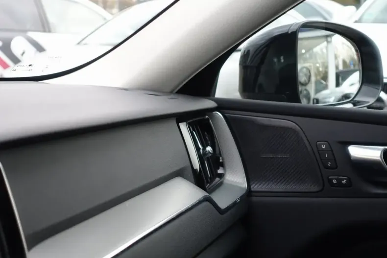 Volvo XC60 din 2025 cu 26.800 km - oferta VOL172865 - foto 17