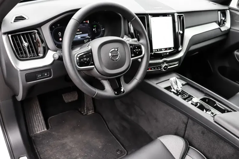 Volvo XC60 din 2023 cu 25.000 km - oferta VOL172869 - foto 4