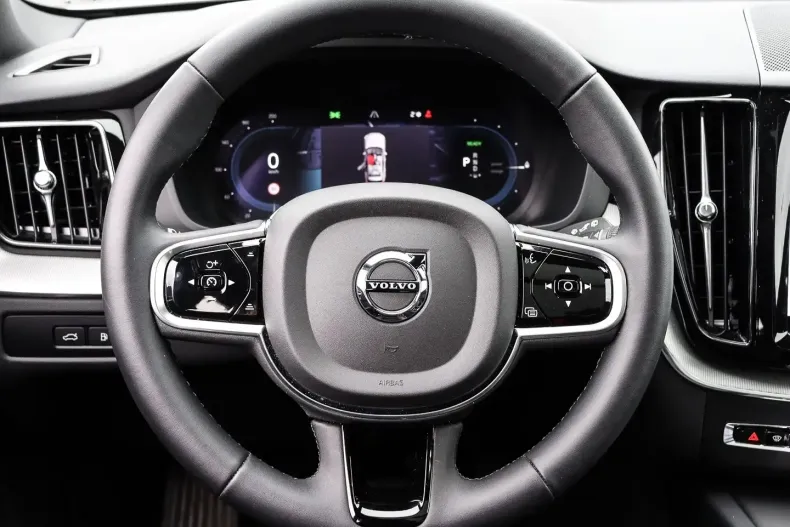 Volvo XC60 din 2023 cu 25.000 km - oferta VOL172869 - foto 6