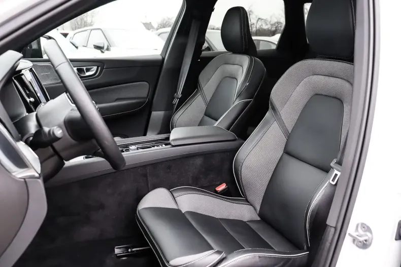 Volvo XC60 din 2023 cu 25.000 km - oferta VOL172869 - foto 7