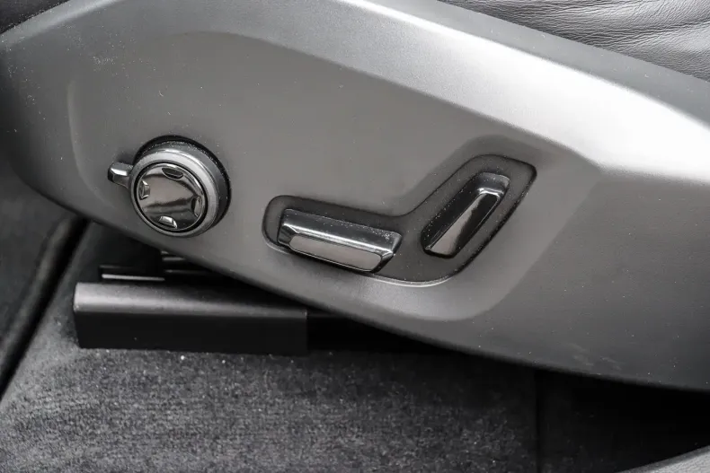 Volvo XC60 din 2023 cu 25.000 km - oferta VOL172869 - foto 12