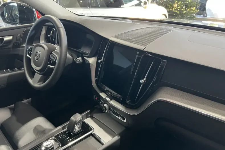 Volvo XC60 din 2023 cu 20.906 km - oferta VOL172871 - foto 11