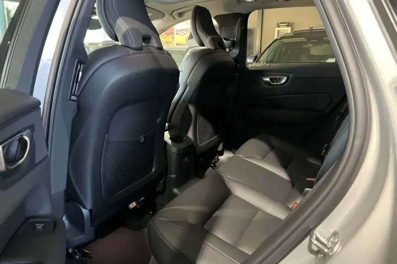 Volvo XC60 din 2023 cu 20.906 km - oferta VOL172871 - foto 16