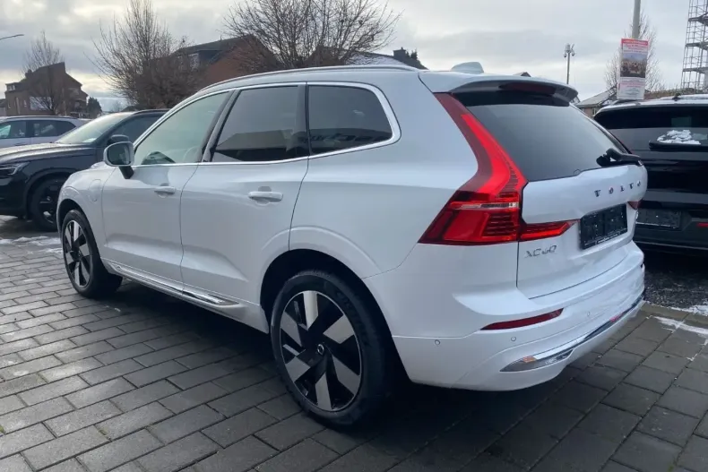 Volvo XC60 din 2025 cu 17.285 km - oferta VOL172873 - foto 3
