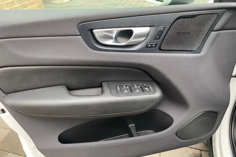 Volvo XC60 din 2025 cu 17.285 km - oferta VOL172873 - foto 15