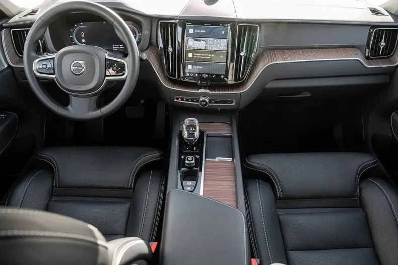 Volvo XC60 din 2023 cu 56.100 km - oferta VOL172875 - foto 8