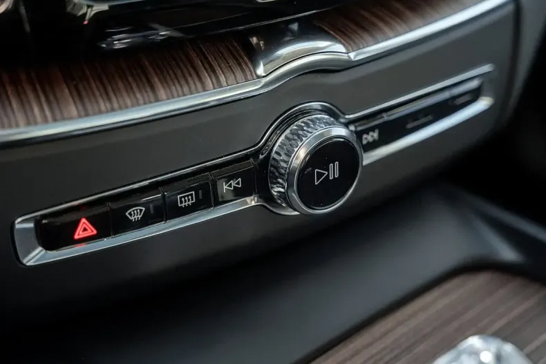 Volvo XC60 din 2023 cu 56.100 km - oferta VOL172875 - foto 16