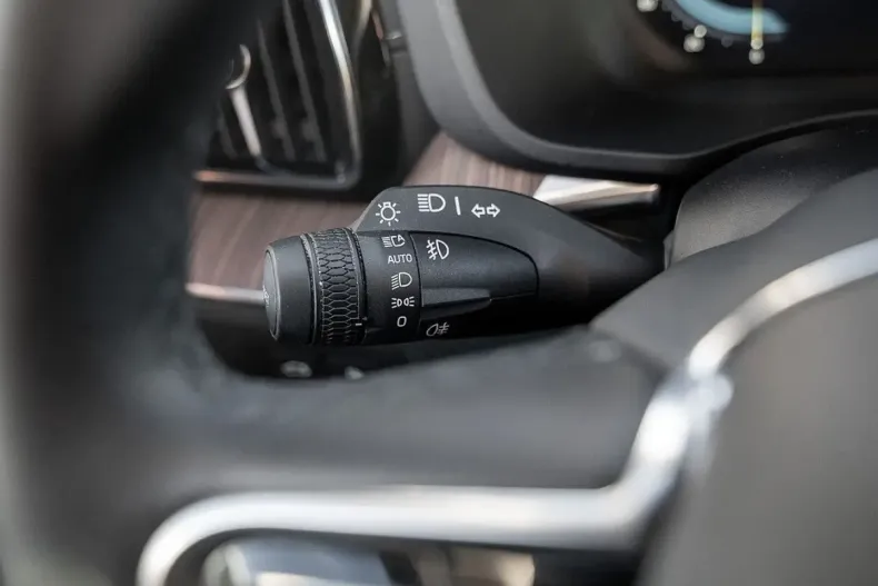 Volvo XC60 din 2023 cu 56.100 km - oferta VOL172875 - foto 22