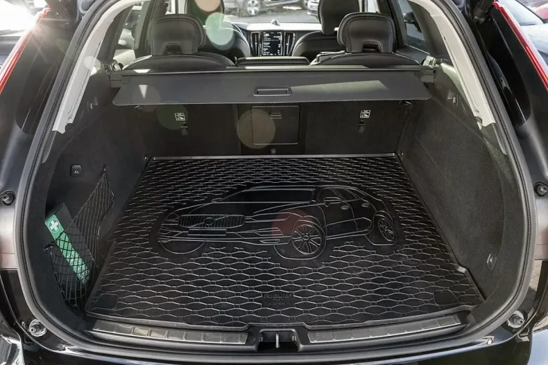 Volvo XC60 din 2023 cu 56.100 km - oferta VOL172875 - foto 26