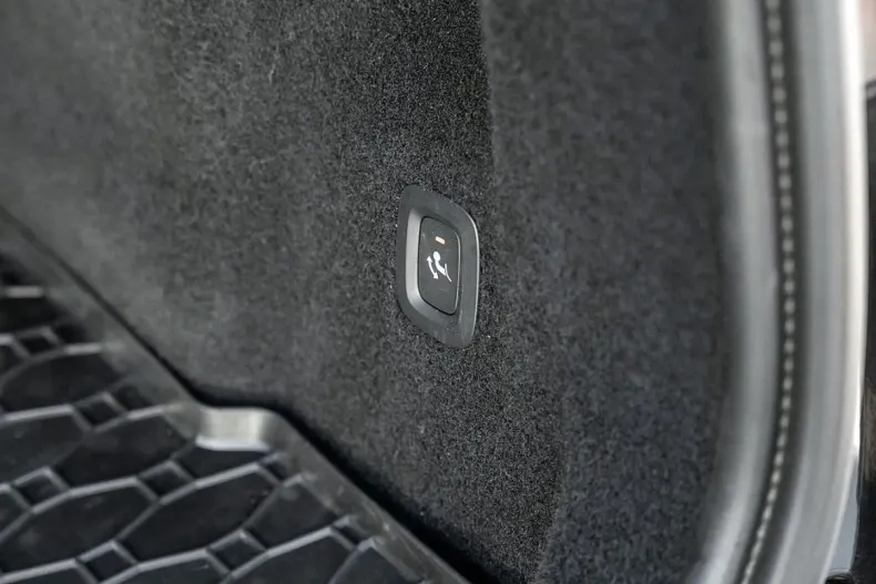 Volvo XC60 din 2023 cu 56.100 km - oferta VOL172875 - foto 27