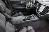 Volvo XC60 din 2023 cu 25.936 km - oferta VOL172878 - foto 8