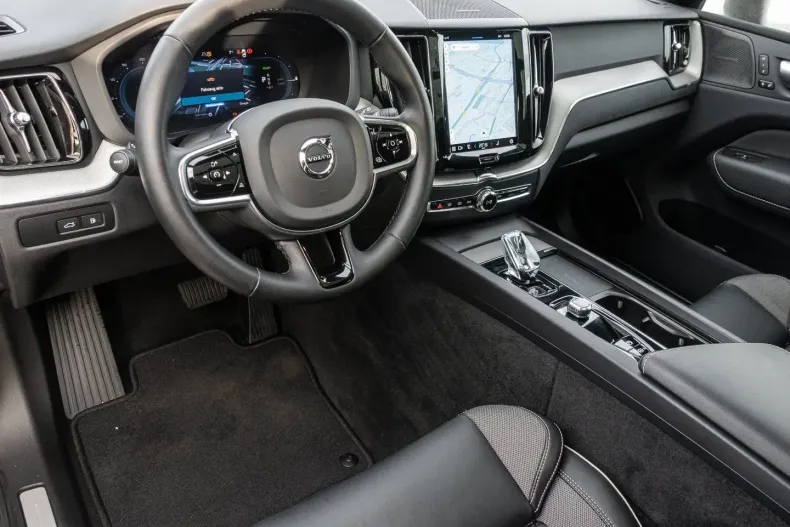 Volvo XC60 din 2023 cu 25.936 km - oferta VOL172878 - foto 9