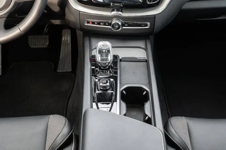 Volvo XC60 din 2023 cu 25.936 km - oferta VOL172878 - foto 14