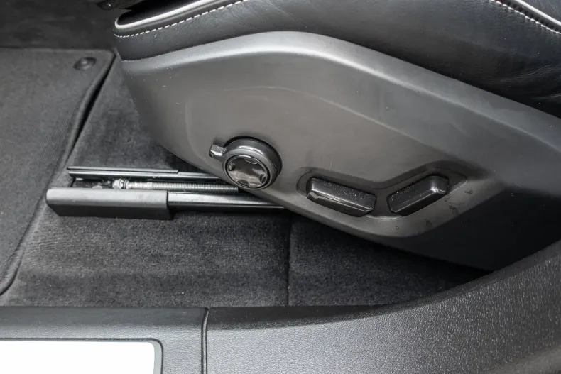 Volvo XC60 din 2023 cu 25.936 km - oferta VOL172878 - foto 16