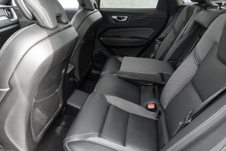 Volvo XC60 din 2023 cu 25.936 km - oferta VOL172878 - foto 17