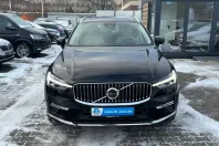 Volvo XC60 din 2023 cu 25.513 km - oferta VOL172884 - foto 2