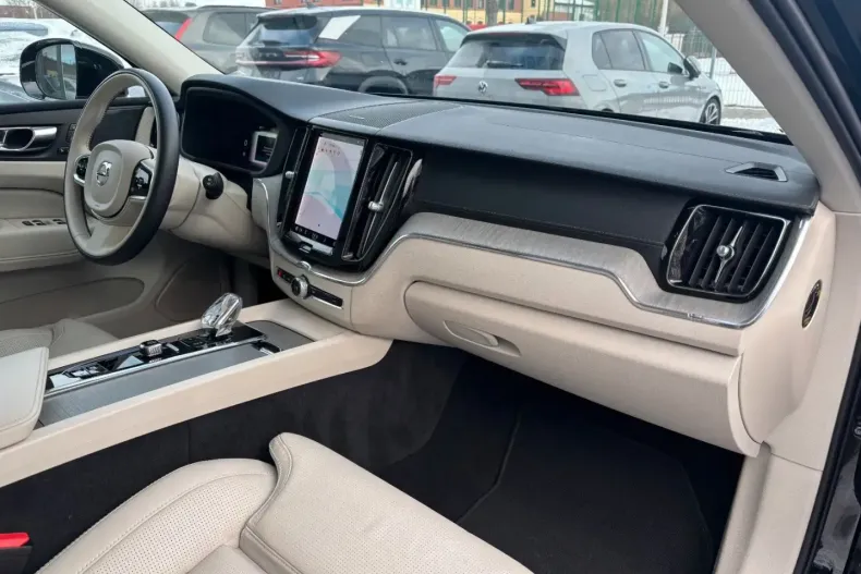 Volvo XC60 din 2023 cu 25.513 km - oferta VOL172884 - foto 13