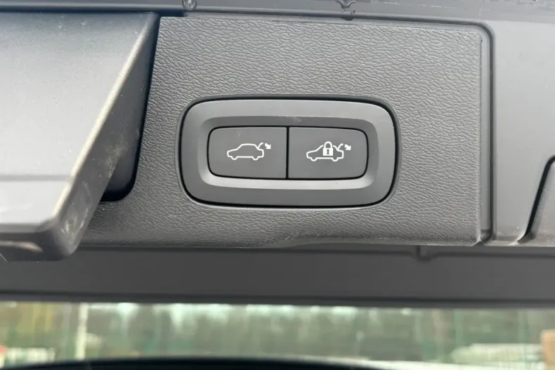 Volvo XC60 din 2023 cu 25.513 km - oferta VOL172884 - foto 27