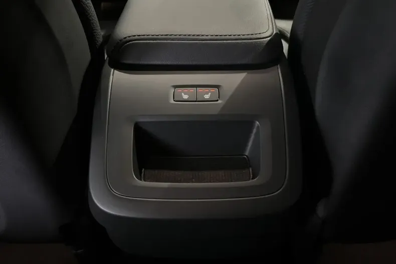 Volvo XC60 din 2023 cu 23.949 km - oferta VOL172885 - foto 16