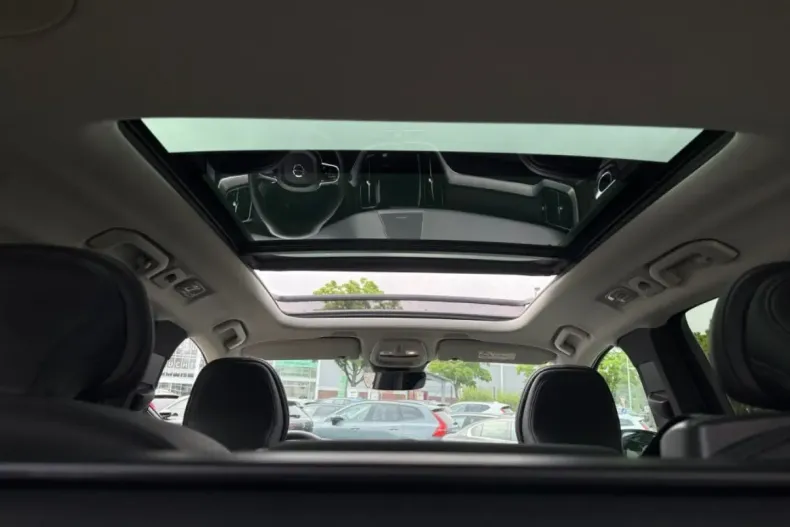 Volvo XC60 din 2023 cu 47.381 km - oferta VOL172888 - foto 13