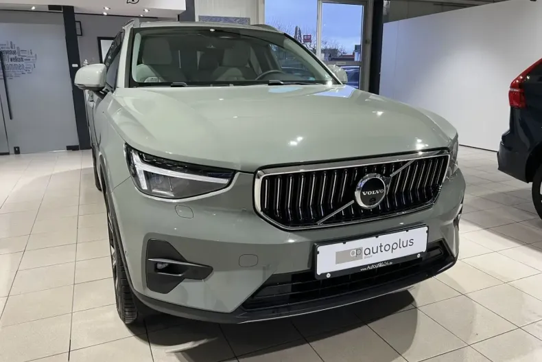 Volvo XC40 din 2022 cu 38.948 km - oferta VOL172890 - foto 4