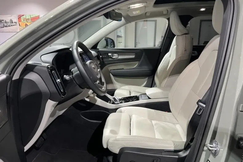 Volvo XC40 din 2022 cu 38.948 km - oferta VOL172890 - foto 22