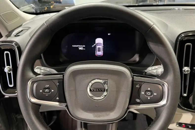 Volvo XC40 din 2022 cu 38.948 km - oferta VOL172890 - foto 24