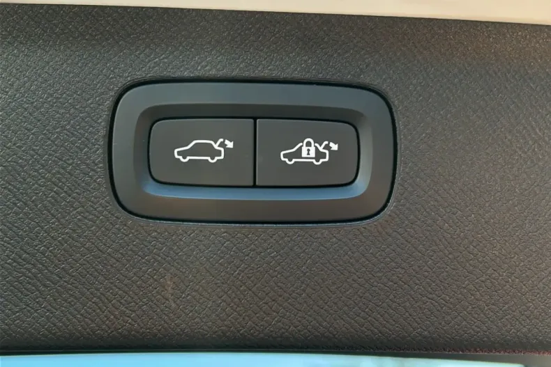 Volvo XC90 din 2021 cu 69.750 km - oferta VOL172895 - foto 20