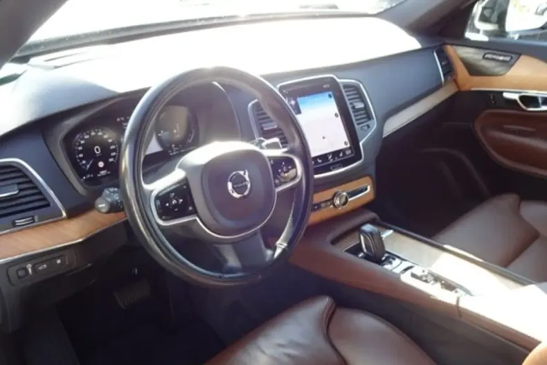 Volvo XC90 din 2021 cu 58.900 km - oferta VOL172896 - foto 14
