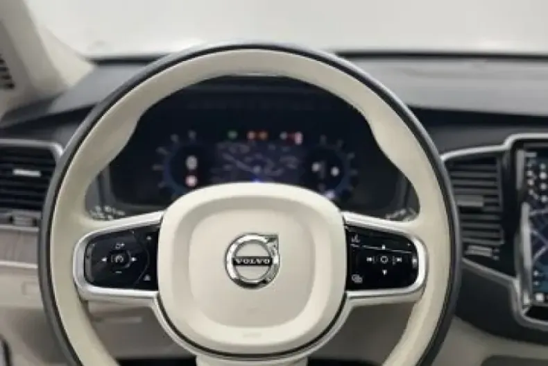 Volvo XC90 din 2022 cu 85.671 km - oferta VOL172899 - foto 24