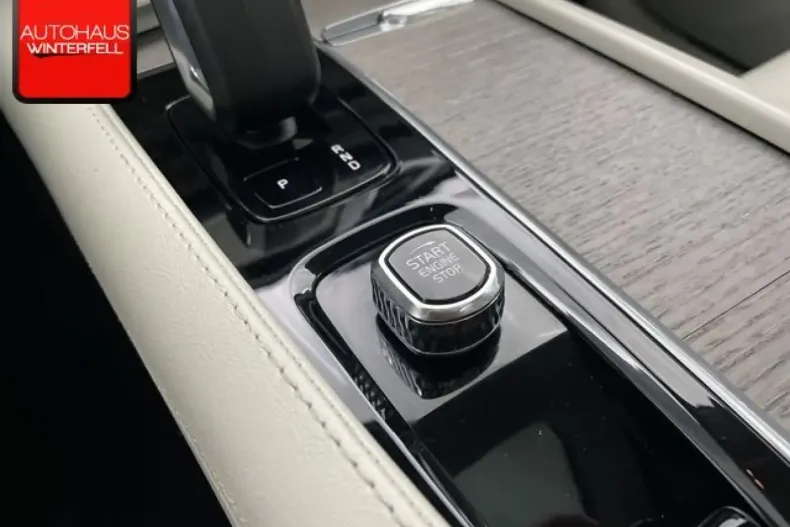 Volvo XC90 din 2022 cu 85.671 km - oferta VOL172899 - foto 33