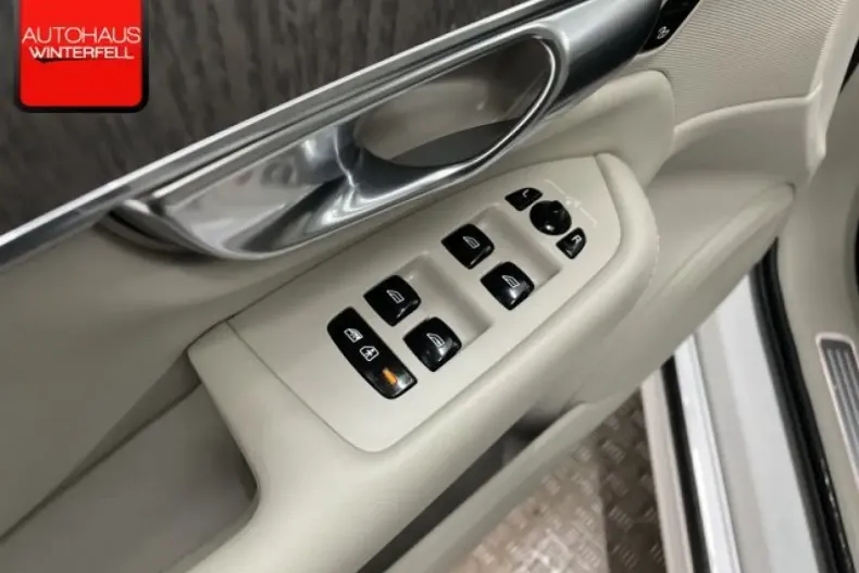 Volvo XC90 din 2022 cu 85.671 km - oferta VOL172899 - foto 34