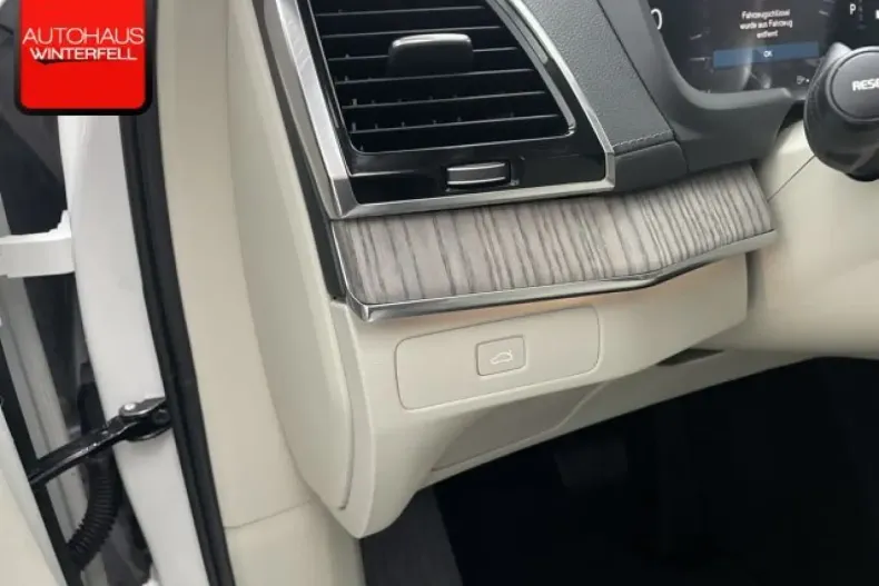 Volvo XC90 din 2022 cu 85.671 km - oferta VOL172899 - foto 35