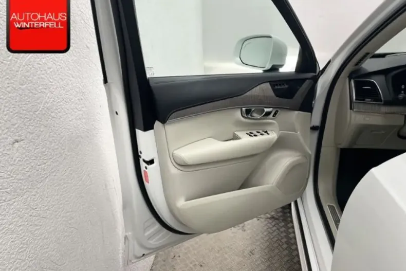 Volvo XC90 din 2022 cu 85.671 km - oferta VOL172899 - foto 37