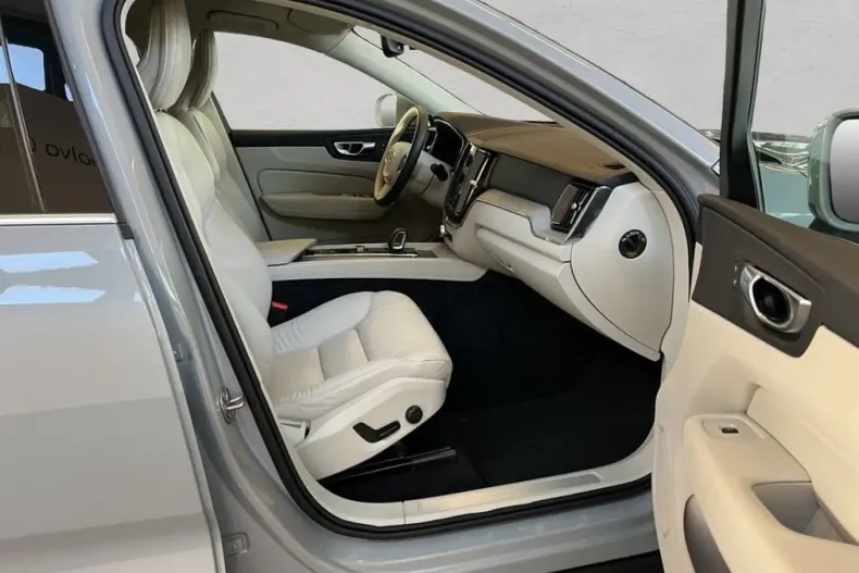 Volvo XC60 din 2024 cu 20.019 km - oferta VOL172902 - foto 19