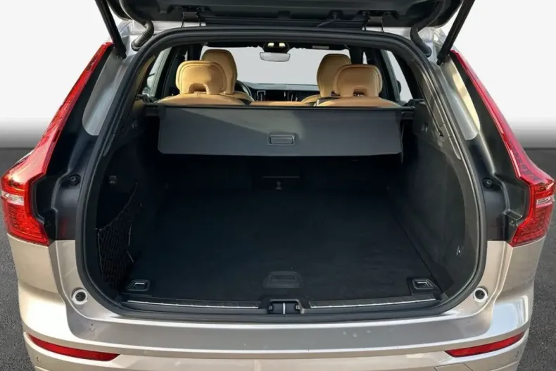 Volvo XC60 din 2023 cu 44.341 km - oferta VOL172904 - foto 9