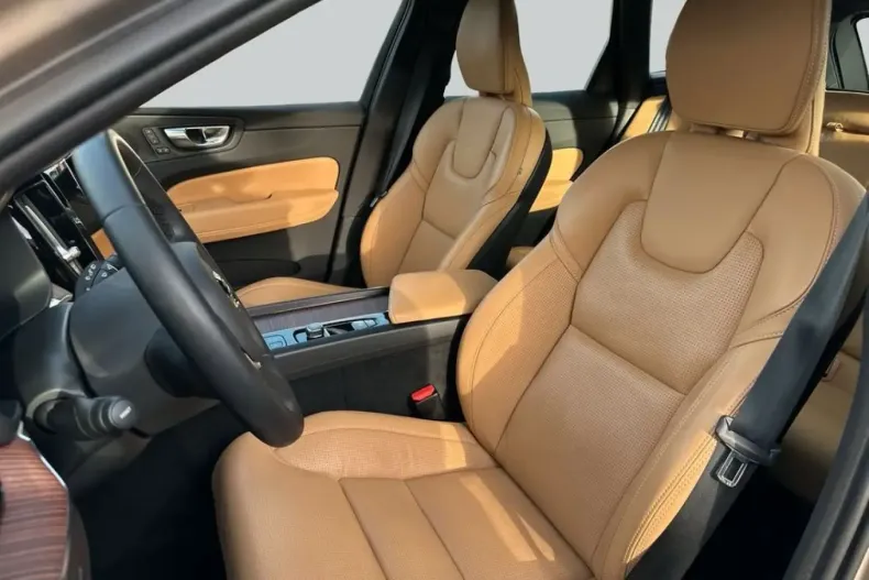 Volvo XC60 din 2023 cu 44.341 km - oferta VOL172904 - foto 11