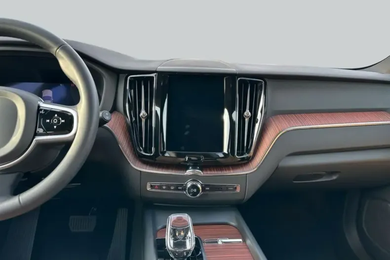 Volvo XC60 din 2023 cu 44.341 km - oferta VOL172904 - foto 15