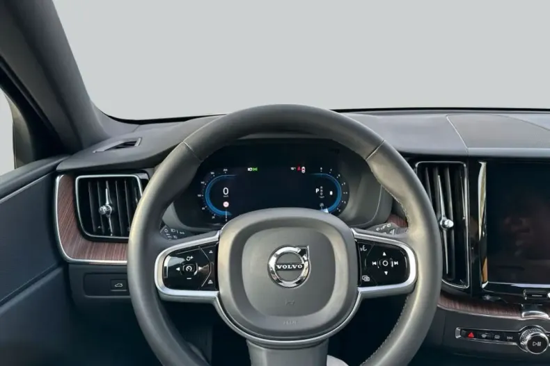 Volvo XC60 din 2023 cu 44.341 km - oferta VOL172904 - foto 17