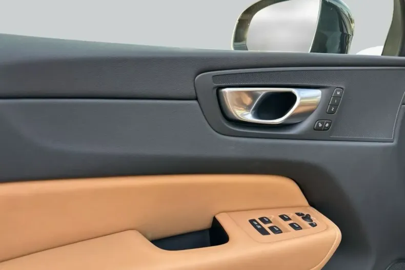 Volvo XC60 din 2023 cu 44.341 km - oferta VOL172904 - foto 20