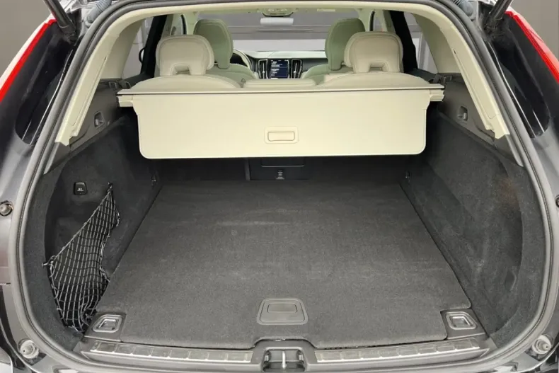 Volvo XC60 din 2022 cu 29.566 km - oferta VOL172916 - foto 13