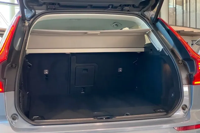 Volvo XC60 din 2022 cu 74.466 km - oferta VOL172921 - foto 29