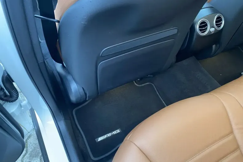 Mercedes-Benz GLC 300 din 2021 cu 45.100 km - oferta MER172928 - foto 18