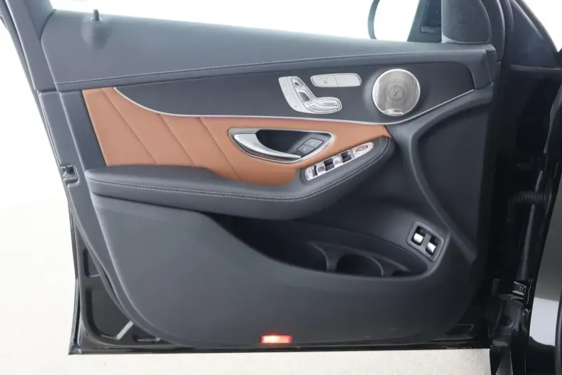 Mercedes-Benz GLC 300 din 2021 cu 37.200 km - oferta MER172929 - foto 11