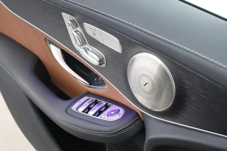 Mercedes-Benz GLC 300 din 2021 cu 37.200 km - oferta MER172929 - foto 12