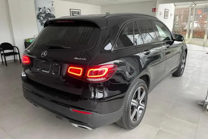 Mercedes-Benz GLC 300 din 2021 cu 91.300 km - oferta MER172931 - foto 5